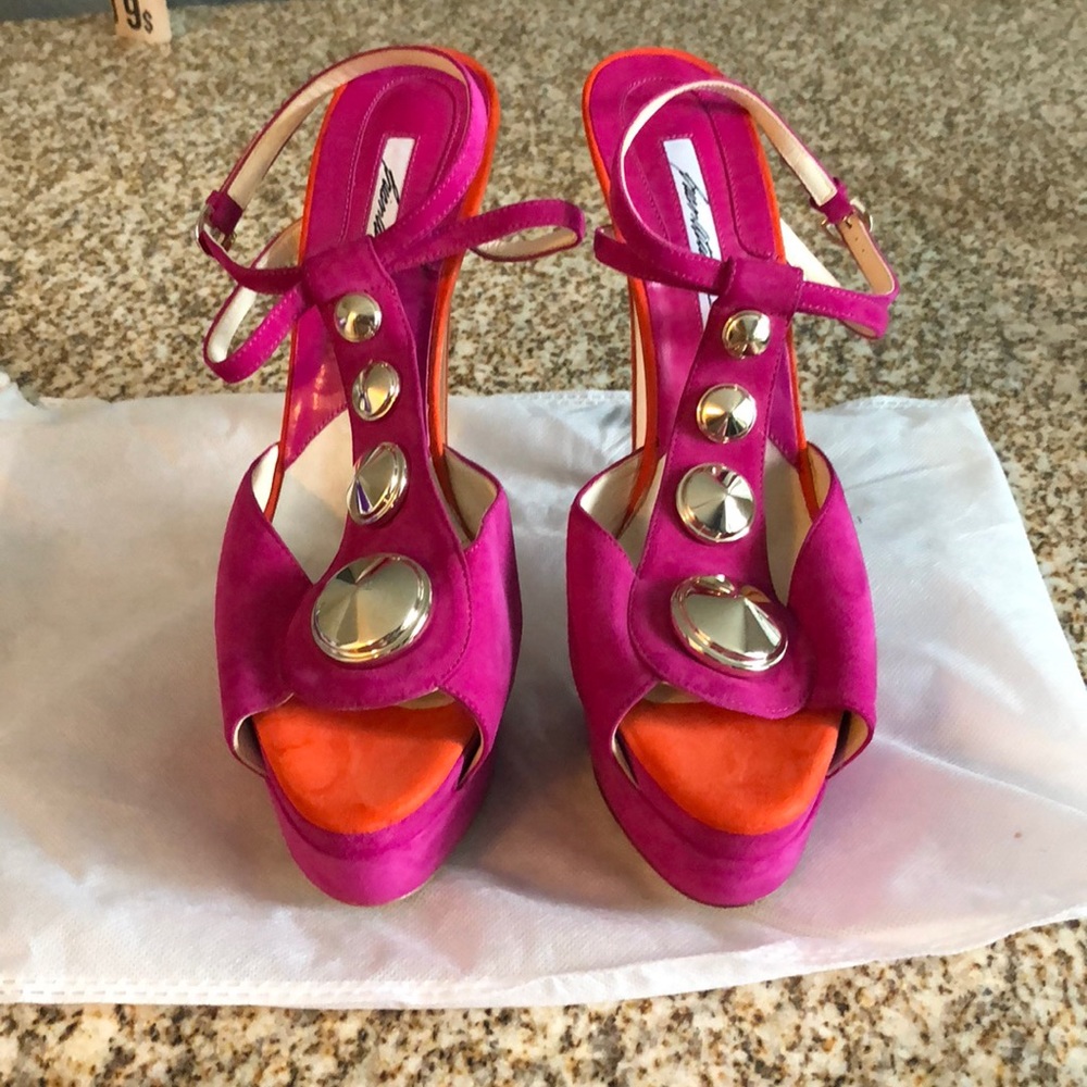 💥Sold💥 Orange & fuchi w gold ankle strap sandal